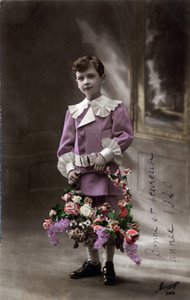 新年快乐贺卡。一个抱着花篮的孩子 - 明信片日期：1920年 作者 不明