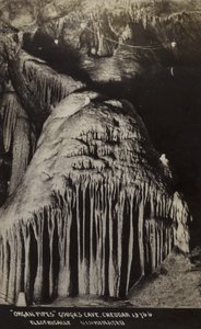 风琴管，Goughs Cave, Cheddar (b/w photo) 作者 不明
