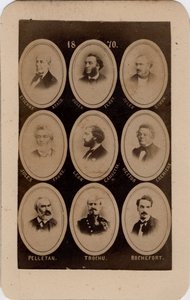 巴黎公社（1871年）：社会主义党的法国政治家肖像：从左到右，从上到下。艾蒂安-阿拉戈、儒勒-费里、儒勒-西蒙、儒勒-法夫尔、莱昂-甘贝塔、赫克托-克雷米厄、佩莱坦、特罗丘和罗什福尔。打印在纸板上 作者 不明