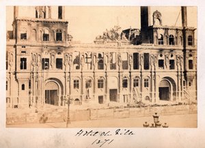 巴黎公社（1871 年）：1871 年 5 月火灾后市政厅酒店的景色。匿名摄影。 在纸板上打印 昏暗。 15x10 厘米 作者 不明