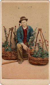 Small metier：威尼斯花店的肖像。 19 世纪 纸板印刷 昏暗。 10,5x6 厘米 作者 不明