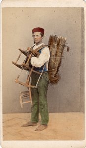 Small metier：一位年轻的椅子补充器的肖像，威尼斯。 19 世纪 纸板印刷 昏暗。 10,5x6 厘米 作者 不明
