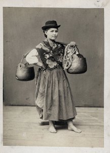 Small metiers：水载体的肖像，威尼斯。 19 世纪 纸板印刷 昏暗。 9,3x12 厘米 作者 不明