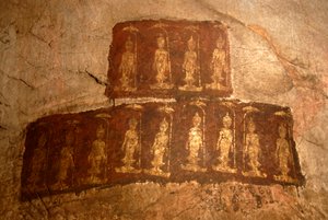 上座部佛教；古代壁画；释迦牟尼立佛；Mudra；Varada；许愿手势；谭巴洞穴；在廊当；川圹省；老挝；东南亚；亚洲 作者 未知艺术家