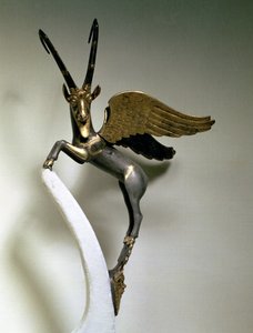 阿契美尼德时期的带翼山羊形花瓶把手，来自伊朗，约公元前 500 年（金和银） 作者 不明
