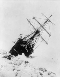 帝国横贯南极探险队：忍耐号被困在冰塞中，约 1914-17 年（照片）