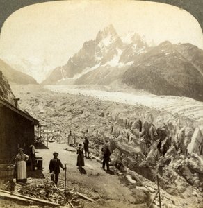 来自Chapeau的Mer de Glace，位于法国夏慕尼附近。 作者 安德伍德和安德伍德