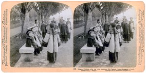 宣教子女和一个小美国女孩，中国广州，1900年 作者 安德伍德和安德伍德