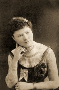 一名被刺字的妇女的画象，c.1905