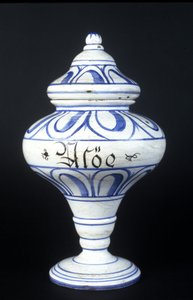 Albarelle：16 世纪装芦荟的药房花瓶。 米兰科技博物馆。 作者 未知艺术家