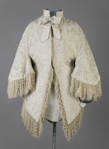 贝塔-帕尔默的外套，约1870年（前视图），罗纹丝绸摩尔，流苏和水晶珠子 作者 未知艺术家