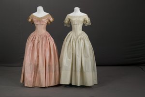 伴娘礼服和花童礼服 作者 未知艺术家