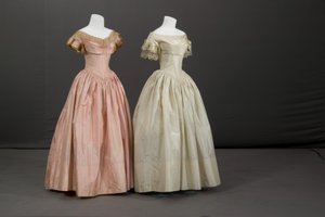 Bridesmaid dress and flower girl dress 作者 未知艺术家