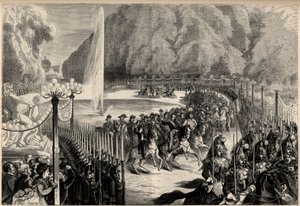 8月14日的大杂志：拿破仑三世（1808-1873）皇帝，在他的工作人员的跟随下穿过巴黎的杜乐丽花园。他的儿子，皇太子尤金-路易斯-约瑟夫（1856-1879），在他的右边。在 "杰出的宇宙 "中的雕版画 作者 未知艺术家