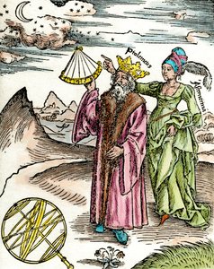 希腊天文学家克劳德·托勒密 (Claudius Ptolemaeus)（约公元 90 年至公元 168 年左右）使用六分仪和天文学。 1503 年雕刻。私人收藏 作者 未知艺术家