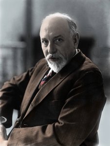 意大利作家路易吉-皮兰德娄 1920 年前后的肖像照。 作者 未知艺术家