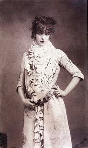 Henriette Rosine Bernard dit Sarah Bernhardt (1844-1923)的肖像，亲笔签名的照片 作者 未知艺术家
