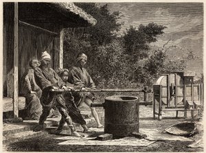三个农民在经营碾米厂。 雕刻说明 1863 年至 1864 年前往日本的航行，由瑞士联邦部长艾梅·亨伯特 (Aime Humbert) 在爱德华·查顿 (Edouard Charton) 指导下出版的“Le tour du monde, nouveau journal des voyages”中 作者 未知艺术家