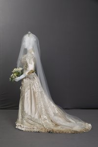 婚纱礼服 作者 未知艺术家