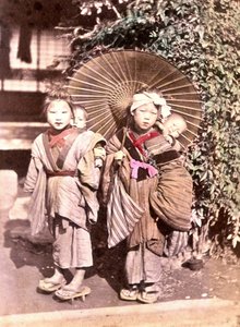 19 世纪后期日本的儿童 - 外国使团档案馆 作者 未知的摄影师