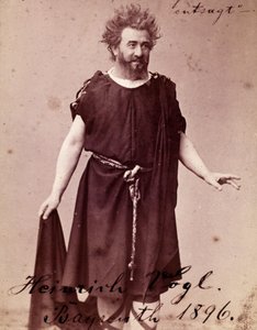 德国男高音海因里希·沃格尔（Heinrich Vogl，1845 - 1900 年）在拜罗伊特的理查德·瓦格纳 (Richard Wagner) 的“齐格弗里德”(Siegfried) 中担任盒子。 1896年 作者 未知的摄影师