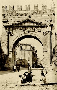 历史地理。1900.意大利。里米尼凯旋门。 作者 未知的摄影师