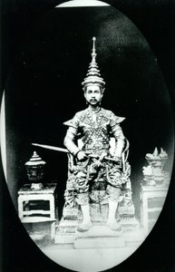 朱拉隆功国王，约 1880 年（黑白照片） 作者 未知的摄影师