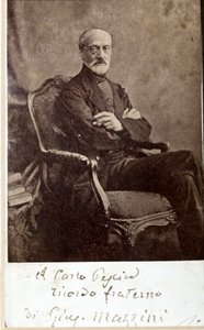 朱塞佩·马志尼 (Giuseppe Mazzini) 肖像，附签名（黑白照片） 作者 未知的摄影师
