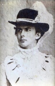 巴伐利亚的路德维希二世（1845-1886）戴帽子的肖像，匿名。照片。巴伐利亚州国家城堡、花园和湖泊管理局 作者 未知的摄影师