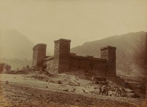 Chitral Fort的风景，1895年 作者 未知的摄影师