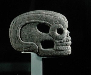 古典时代晚期（石质）的火炬头（Votive Axe Head