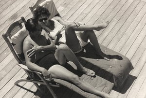 大洋洲 "号游轮上的情侣，选自 "1935 年 7 月 28 日至 8 月 10 日在大洋洲的边缘 "专辑