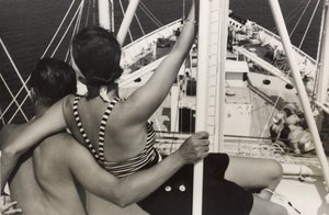 大洋洲 "号游轮上的情侣，选自 "1935 年 7 月 28 日至 8 月 10 日在大洋洲的边缘 "专辑