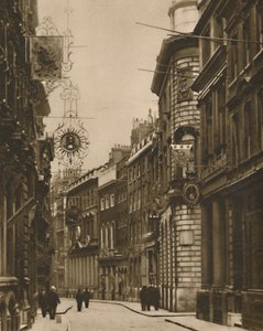 旧的迹象已经回到伦巴底街，大约在1935年。 作者 威芬