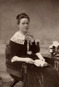 米利森特·福塞特（Millicent Fawcett，原名加勒特 - 1947-1929 年）英国女权主义者，50 年来一直是妇女选举权运动的领导者。 先驱女医生伊丽莎白·加勒特·安德森的妹妹； 盲人激进政治家亨利·福塞特的妻子（伍德伯里类型）