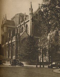 布卢姆斯伯里大教堂（Bloomsbury Cathedral）：戈登广场的天主教使徒教堂，建于1935年。
