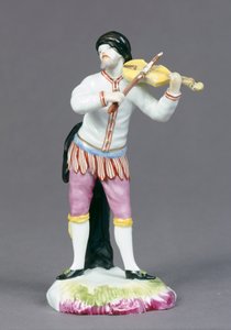 Harlequin演奏小提琴，来自&39;Commedia dell&39;Arte&39;乐队，由Fuerstbischoefliche Fayencemanufaktur Fulda制作，1770年（瓷器）