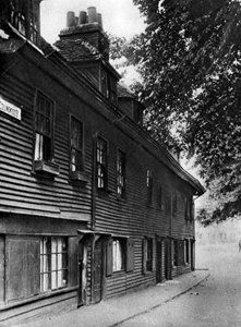 1926-1927年，伦敦科林伍德街的一座老木屋。
