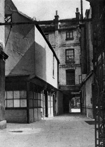 卡尔弗特的建筑，有一个典型的老博罗高街的院子，伦敦，1926-1927。