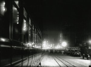 夜景在时代广场附近，c.1919-20 作者 威廉·戴维斯·哈斯勒