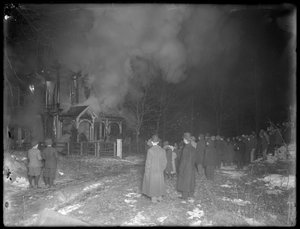 普雷斯科特小屋火灾在晚上，Inwood Hill，1914年 作者 威廉·戴维斯·哈斯勒