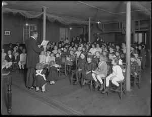 1916年2月27日，纽约市第83街83号浸信会教堂的主日学校课程 作者 威廉·戴维斯·哈斯勒