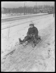 威廉格雷哈斯勒和他的新雪橇，c.1912 作者 威廉·戴维斯·哈斯勒
