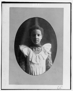 Bazoline Estelle Usher, Atlanta University student 作者 威廉·爱德华·伯格哈特“ WEB” Du Bois
