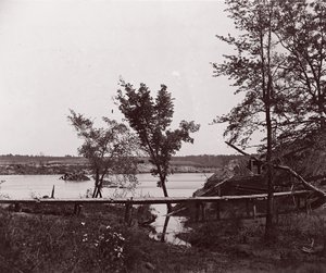 达林堡。詹姆斯河中的蒙面炮台和障碍物，约1865年。