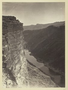 大峡谷，科罗拉多河，靠近帕利亚溪，向东看，1872年。