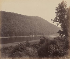 站立石的苏斯奎汉娜，约 1895 年（照片1895 年（照片） 作者 威廉·赫尔曼·劳