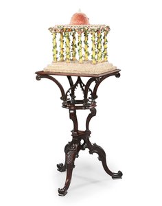 带寺庙的乔治三世三脚架，约1762年 作者 威廉·因斯
