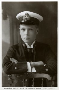 威尔士亲王海军装束，摄于1910年。