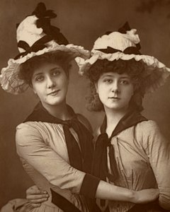 英国女演员莫德·米利特（Maude Millett）和安妮·休斯（Annie Hughes）的两朵玫瑰，1888年 作者 威廉和丹尼尔唐尼